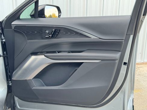 Used 2025 Cadillac Lyriq Luxury image 43