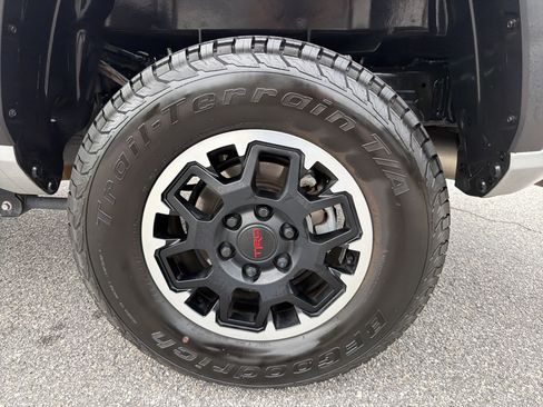 Certified 2024 Toyota Tacoma TRD Off-Road AWD/4WD image 30