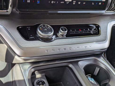 New 2026 Ford Expedition Platinum w/ Driver's Package AWD/4WD image 22
