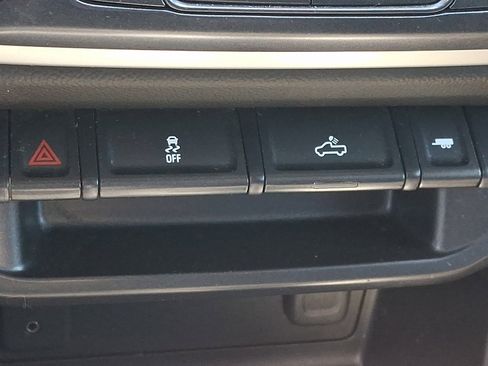 Used 2016 Chevrolet Colorado LT w/ LT Convenience Package AWD/4WD image 25