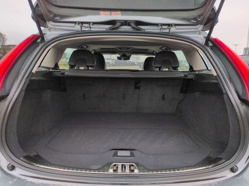 Used 2017 Volvo V60 T5 Premier w/ Convenience Package image 32