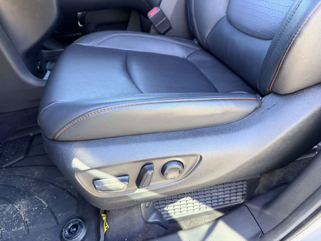 Certified 2023 Toyota Sienna XSE w/ XSE Plus Package AWD/4WD image 18