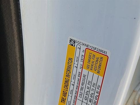 Used 2025 Chevrolet Silverado 2500 LT AWD/4WD image 12