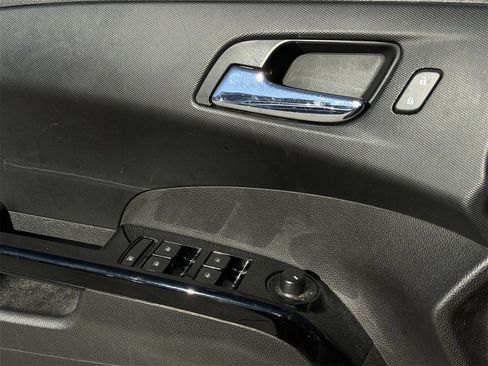 Used 2020 Chevrolet Sonic LT w/ Convenience Package image 24