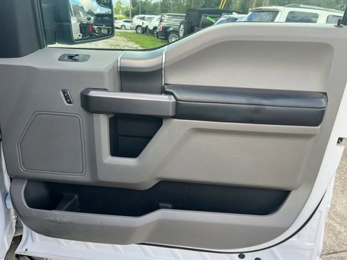 Used 2020 Ford F150 XLT w/ Equipment Group 302A Luxury AWD/4WD image 32