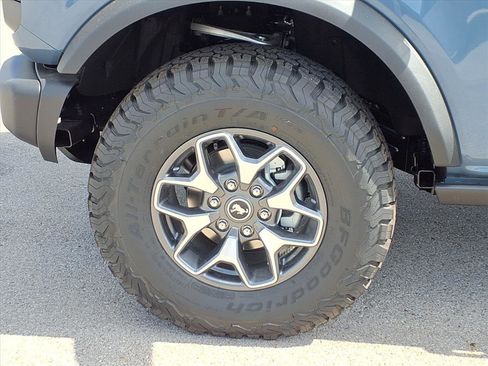 New 2025 Ford Bronco Badlands image 11