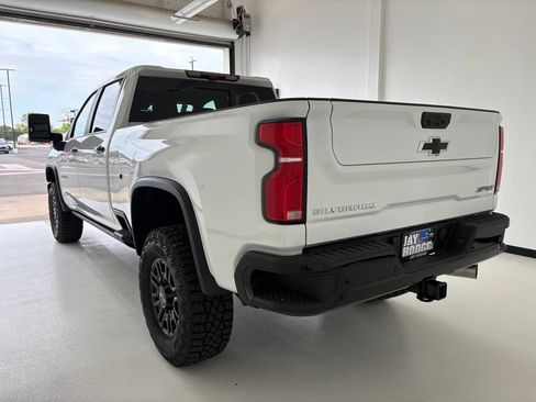 New 2026 Chevrolet Silverado 2500 ZR2 AWD/4WD image 22