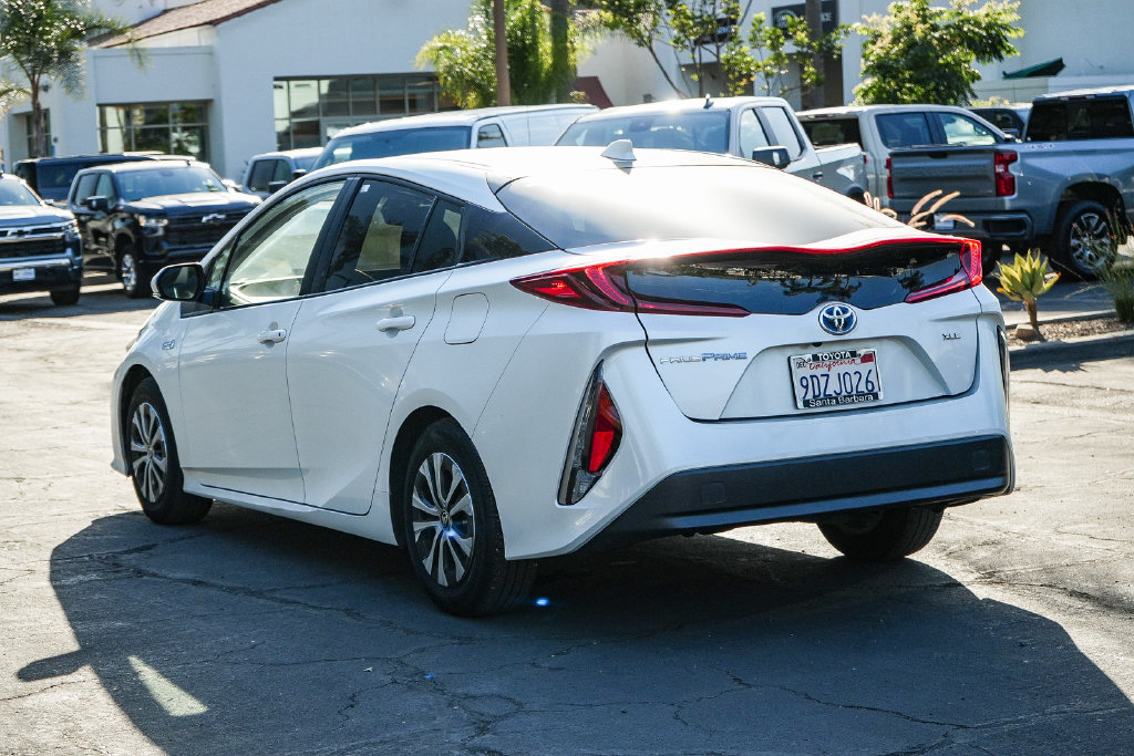 Used 2022 Toyota Prius Prime XLE FWD image 4