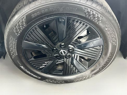 Used 2025 Nissan Murano SV FWD image 11