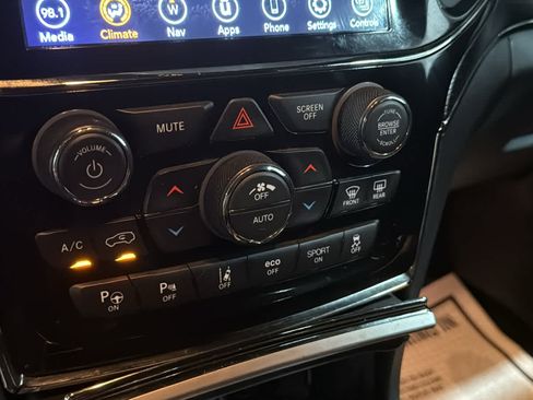 Used 2020 Jeep Grand Cherokee High Altitude AWD/4WD image 19