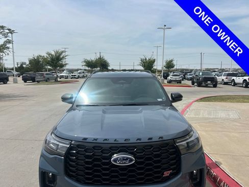 Used 2025 Ford Explorer ST AWD/4WD image 7