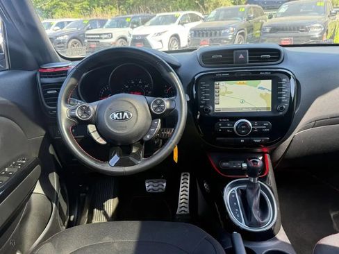 Used 2015 Kia Soul + FWD image 13