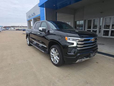 Used 2024 Chevrolet Silverado 1500 High Country w/ High Country Premium Package image 4