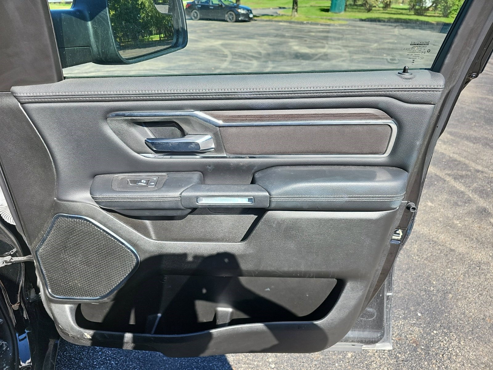 Used 2025 RAM 1500 Laramie w/ Sport Appearance Package AWD/4WD image 14