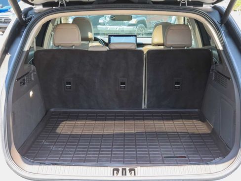 Used 2022 Lincoln Nautilus Reserve AWD/4WD image 9