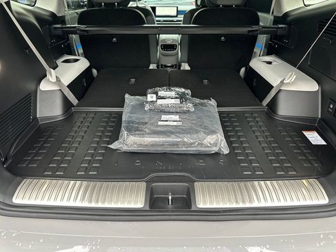 New 2026 Hyundai Ioniq 9 Calligraphy image 16