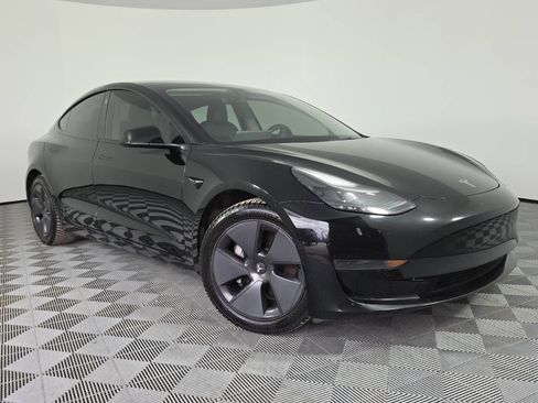 Used 2022 Tesla Model 3 RWD image 1