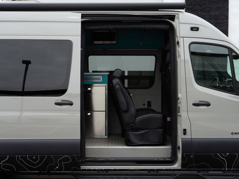 Used 2020 Mercedes-Benz Sprinter 3500 image 54