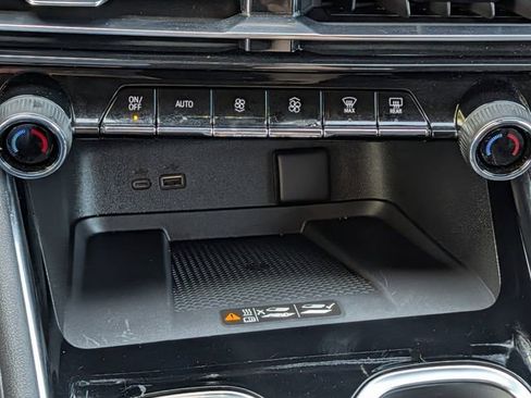 Used 2026 Chevrolet Traverse LT w/ Driver Confidence Package image 15