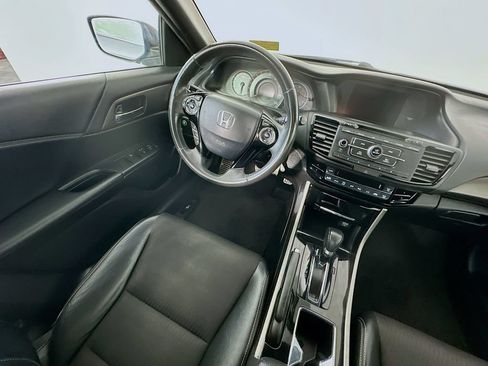 Used 2017 Honda Accord Sport image 9