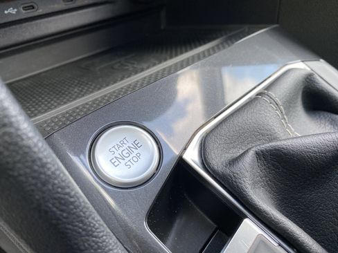 Used 2023 Volkswagen Tiguan SE image 29