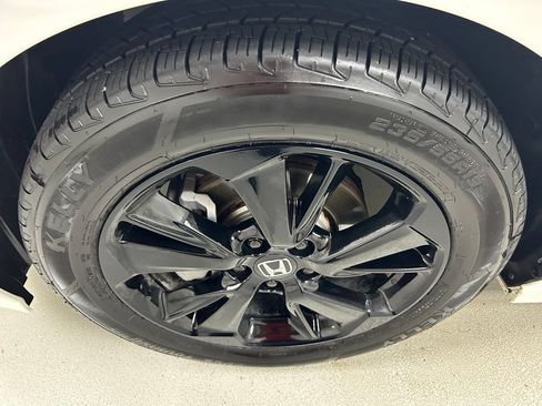 Certified 2024 Honda Odyssey Sport image 9