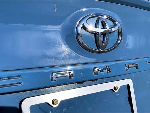 Used 2024 Toyota Camry SE image 32