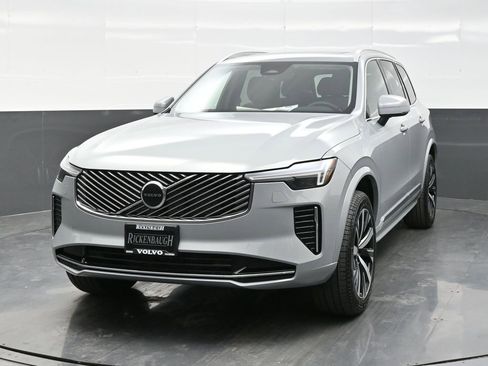 New 2026 Volvo XC90 B5 Core AWD/4WD image 2