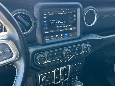 Used 2022 Jeep Wrangler Unlimited Sahara w/ Cold Weather Group AWD/4WD image 19