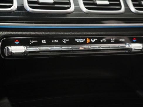 Used 2024 Mercedes-Benz GLS 450 4MATIC image 26