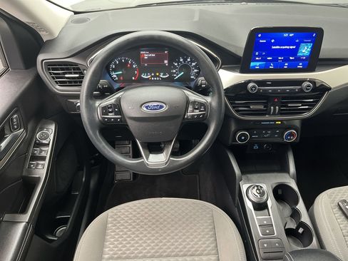 Used 2021 Ford Escape SE image 11