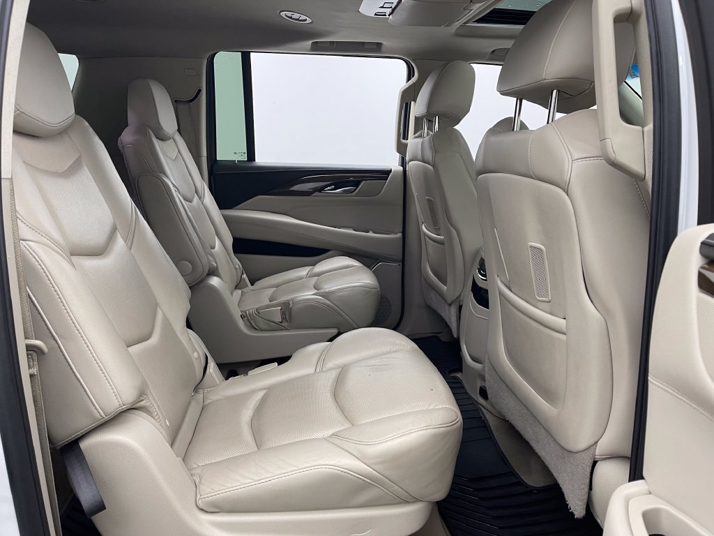 Used 2018 Cadillac Escalade ESV Premium Luxury AWD/4WD image 31