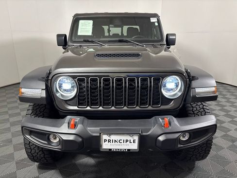 Used 2024 Jeep Gladiator Mojave w/ Convenience Group AWD/4WD image 3