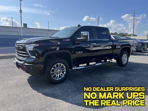 Used 2025 Chevrolet Silverado 2500 LT w/ Z71 Chrome Sport Edition AWD/4WD image 7