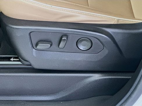 Used 2021 Chevrolet Suburban Premier w/ Premium Package image 23