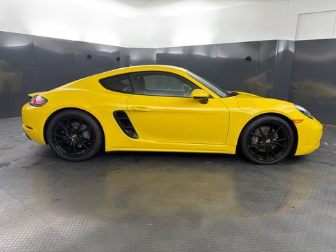 Certified 2025 Porsche 718 Cayman RWD image 8