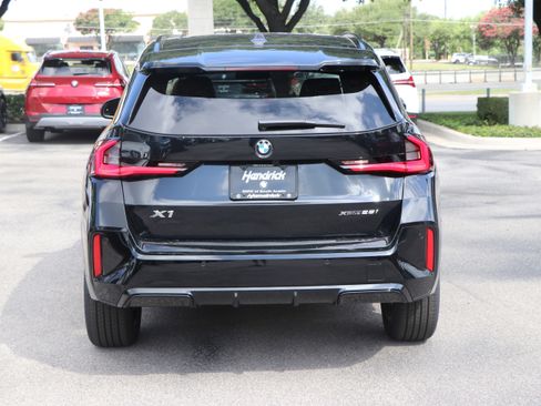 Certified 2025 BMW X1 xDrive28i w/ M Sport Package image 12