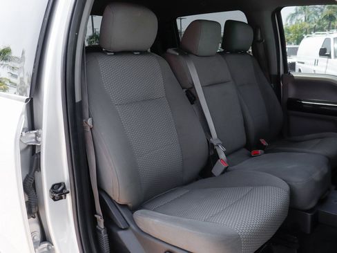 Used 2017 Ford F150 XLT image 32