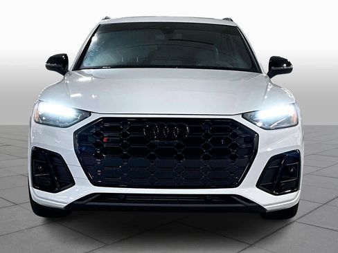 Used 2024 Audi SQ5 Premium Plus w/ Premium Plus Package image 3