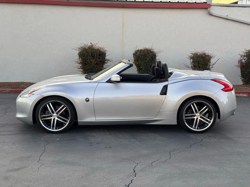 Used 2012 Nissan 370Z Roadster RWD image 20