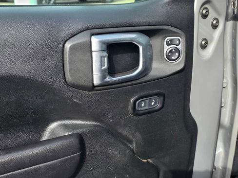 Used 2021 Jeep Gladiator Sport AWD/4WD image 14