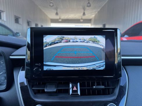 Used 2025 Toyota Corolla LE image 17