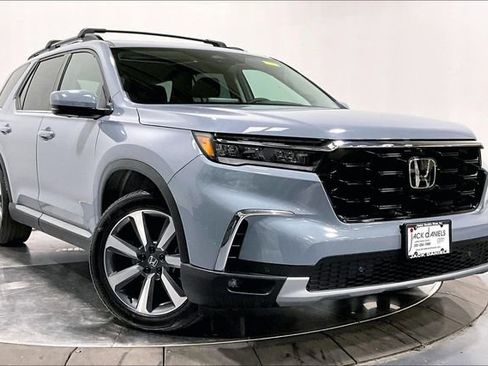 Used 2025 Honda Pilot Elite image 8