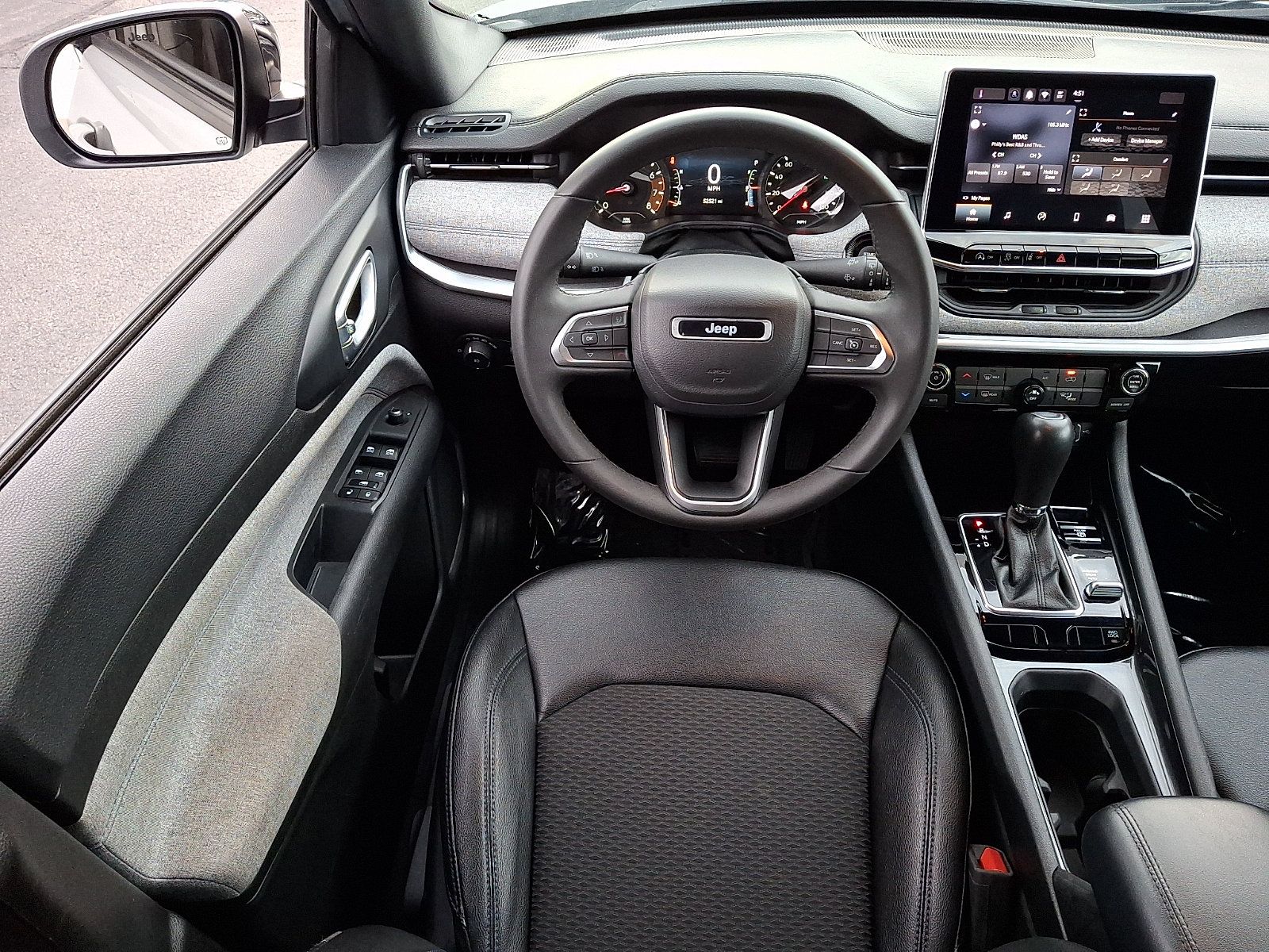 Used 2024 Jeep Compass Latitude AWD/4WD image 11