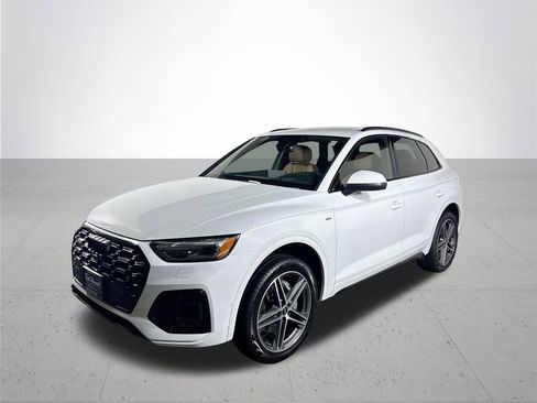 Used 2023 Audi Q5 e Prestige w/ Prestige Package image 2