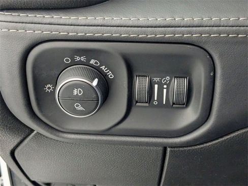 Used 2025 RAM 3500 Limited image 16