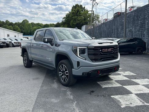 Used 2024 GMC Sierra 1500 AT4 w/ AT4 Premium Package AWD/4WD image 1