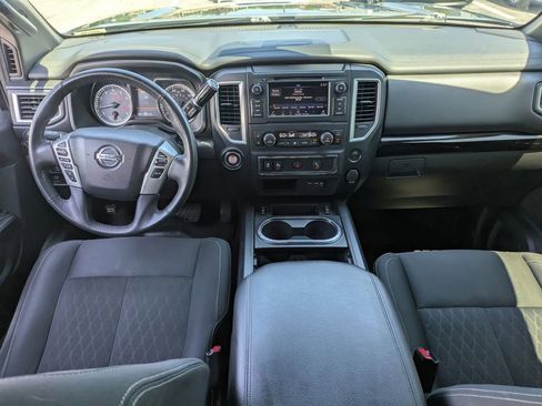 Used 2019 Nissan Titan SV w/ SV Convenience Package RWD image 15