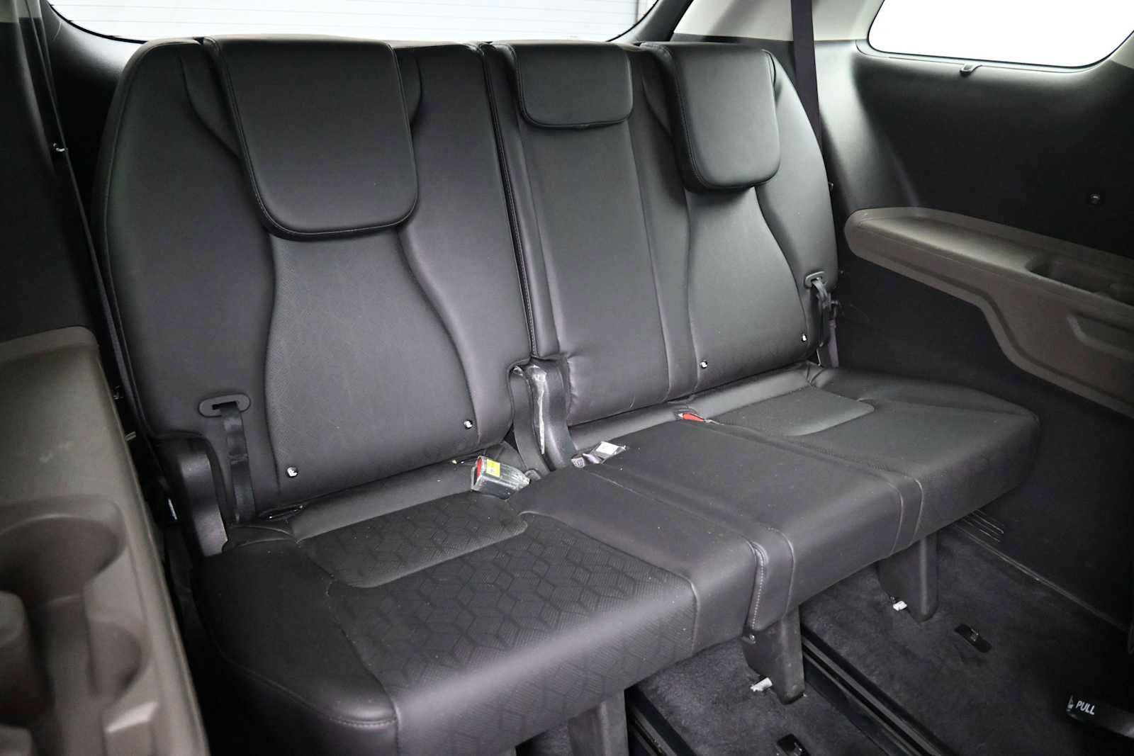 Used 2025 Kia Carnival EX FWD image 24