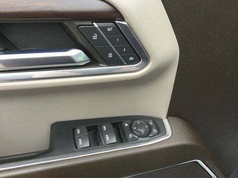 Used 2024 GMC Sierra 1500 SLT image 9